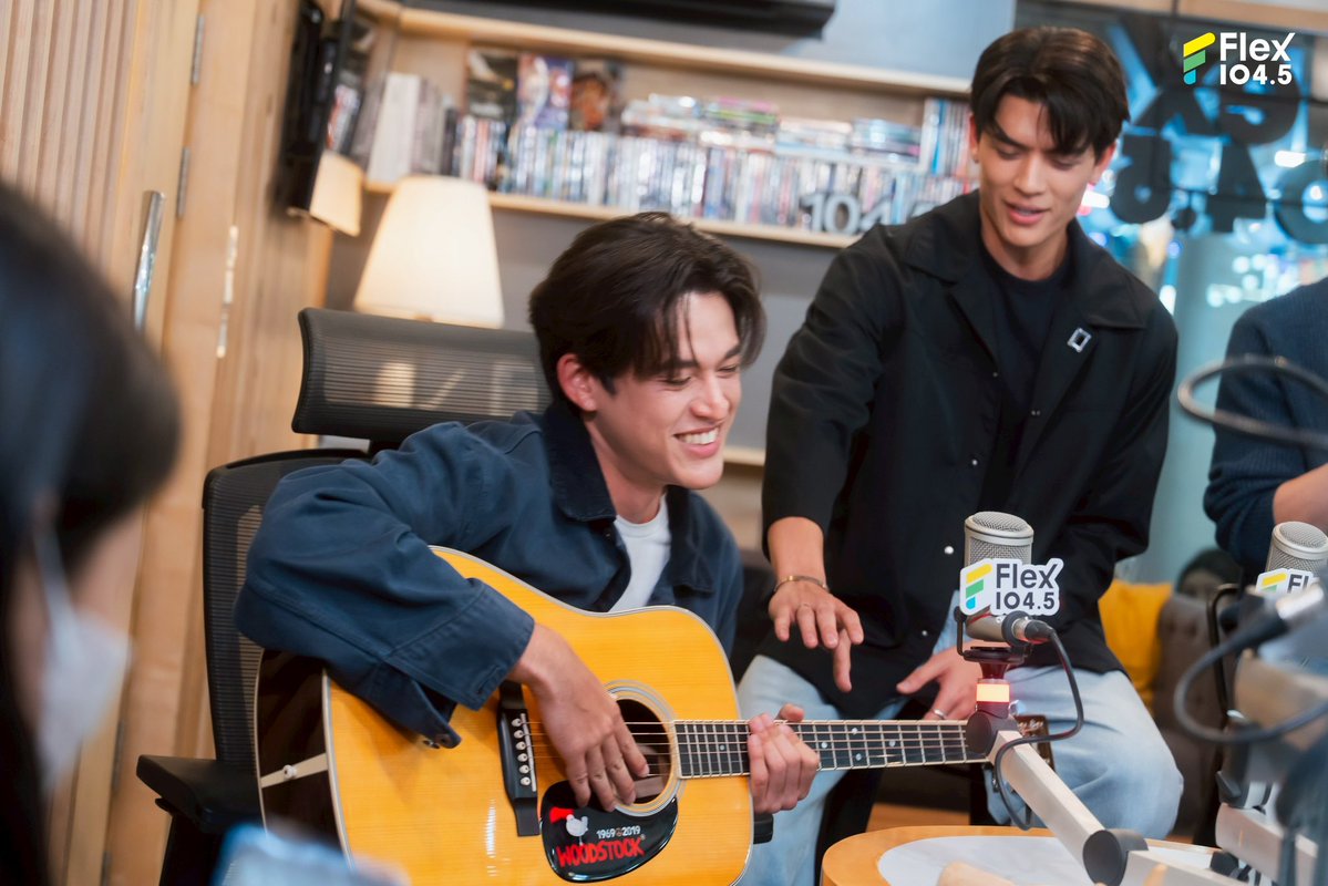 Flex 104.5 tweet media