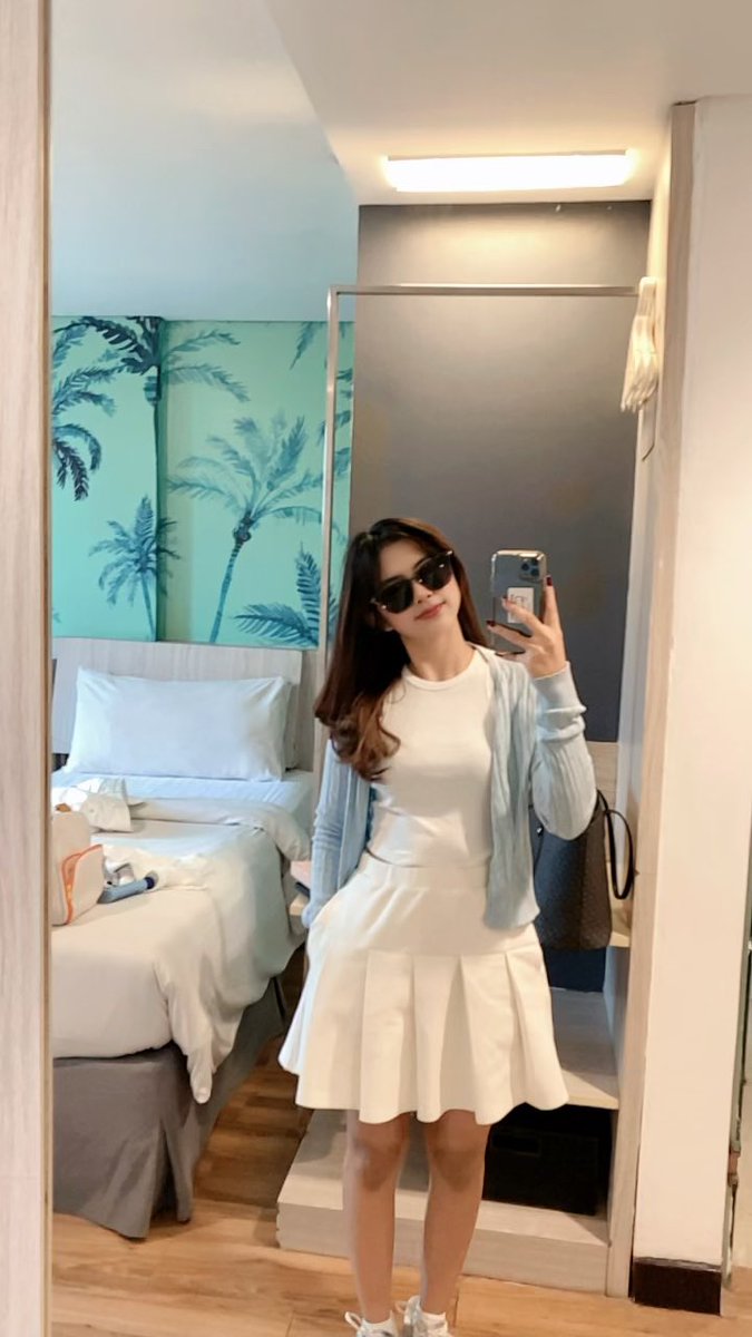 SenjaApriliani's tweet photo. Outfit pertama di Bali https://t.co/UhObiLOM21