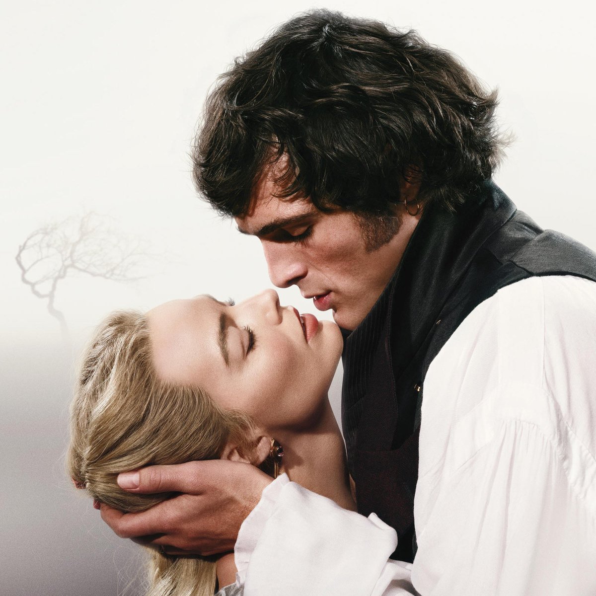 Liora Vale tweet media