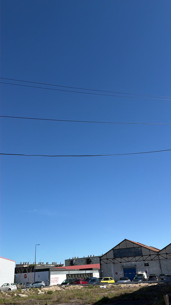 az jr🇲🇦 tweet media