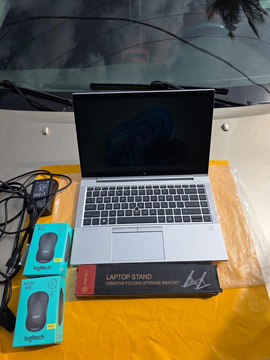 SamuelKolawole0's tweet image. Nife got Galaxy S22+, iPhone 13 , HP Elitebook 845 G8, Xiaomi 13T Pro and Xiaomi 12X for his mum.. and now his brother needed a a solid PC 🤝

End Result 🏌🏿 

HP EliteBook 845 G8 Ryzen 5 Pro 11th Gen &amp;amp; mouse delivered to Ipaja Lagos

Thank you for the continued trust @nifeETH_ 🙏🏿