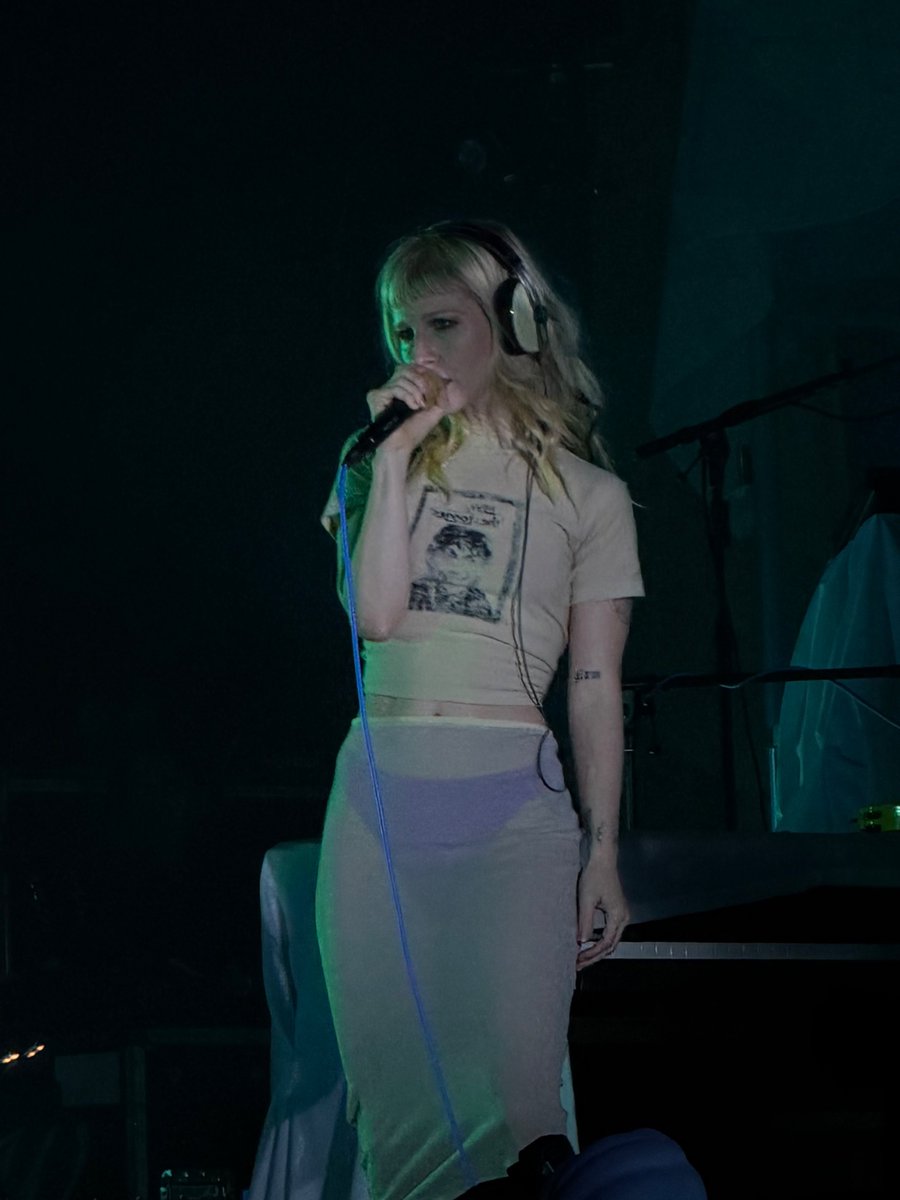 Good morning I have more Hayleydelphia photos to share