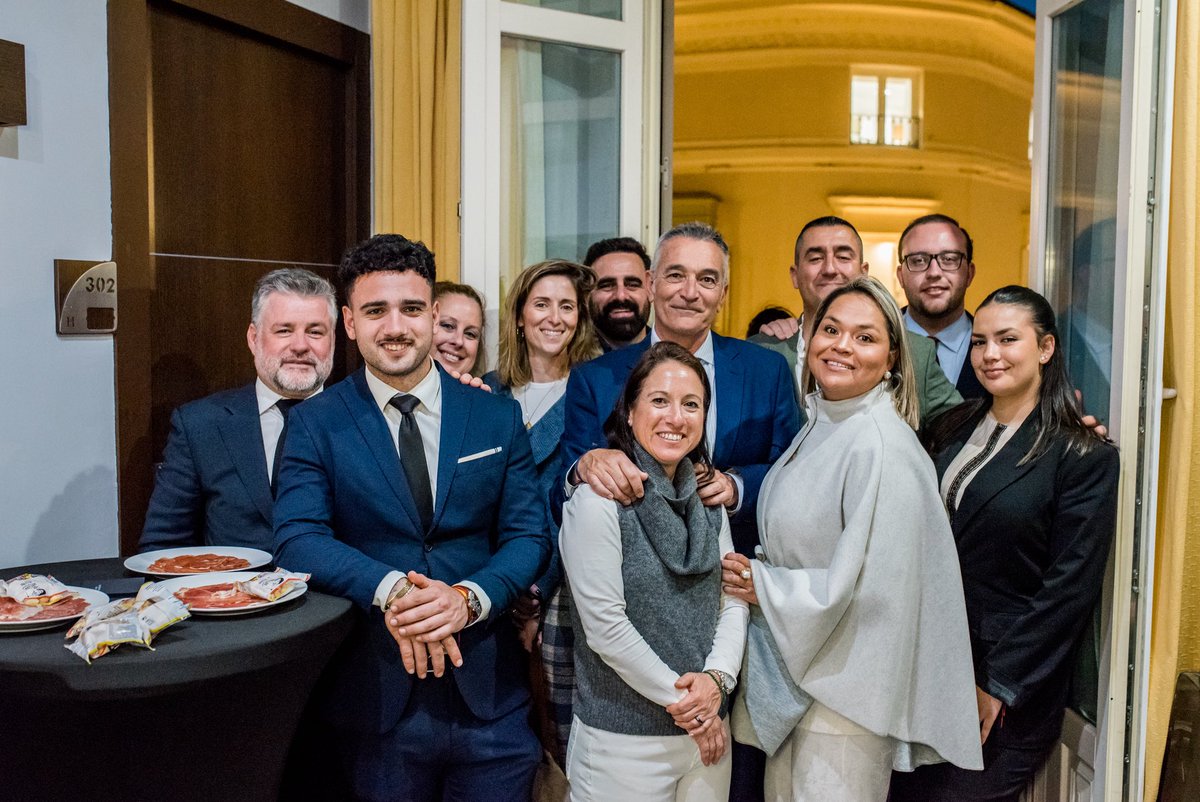 Fin a una #SemanaSanta inolvidable y al  Balcón de #AndrésEspíldora Semana Santa Málaga 2026. 

Concluye la semana más bonita del año, un tiempo donde la reflexión, la paz y la renovación se vuelve a reencontrar. 

#CofradíasMLG #SemanaSanta