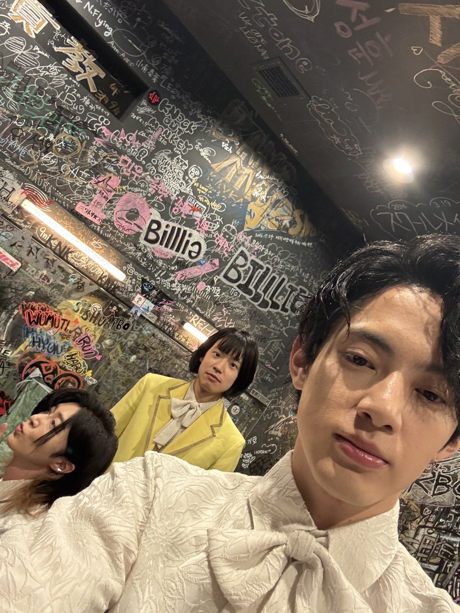 モナキ tweet media