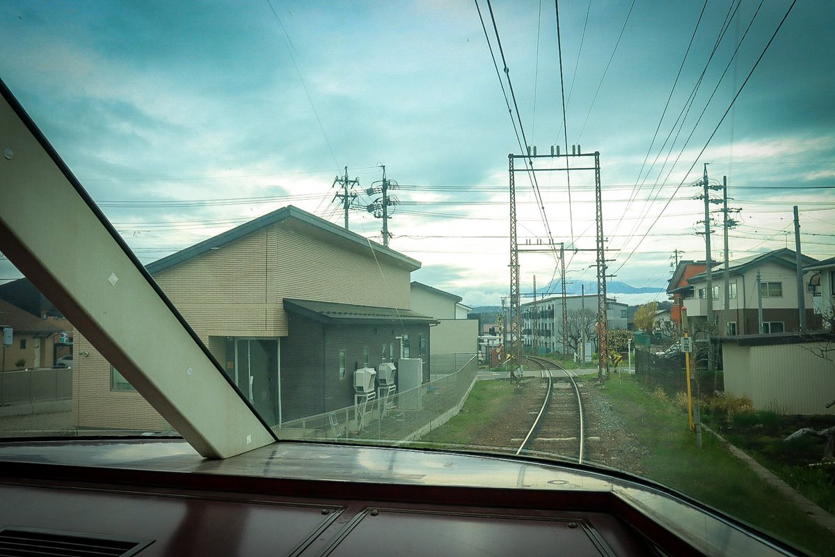 zuomyhome's tweet photo. 日曜、月曜と隣県へ乗り鉄してきました🚃
長閑な風景を行く列車の先頭車は展望車でまさに運転手気分でした☺️ https://t.co/cIeQ8NsfcH