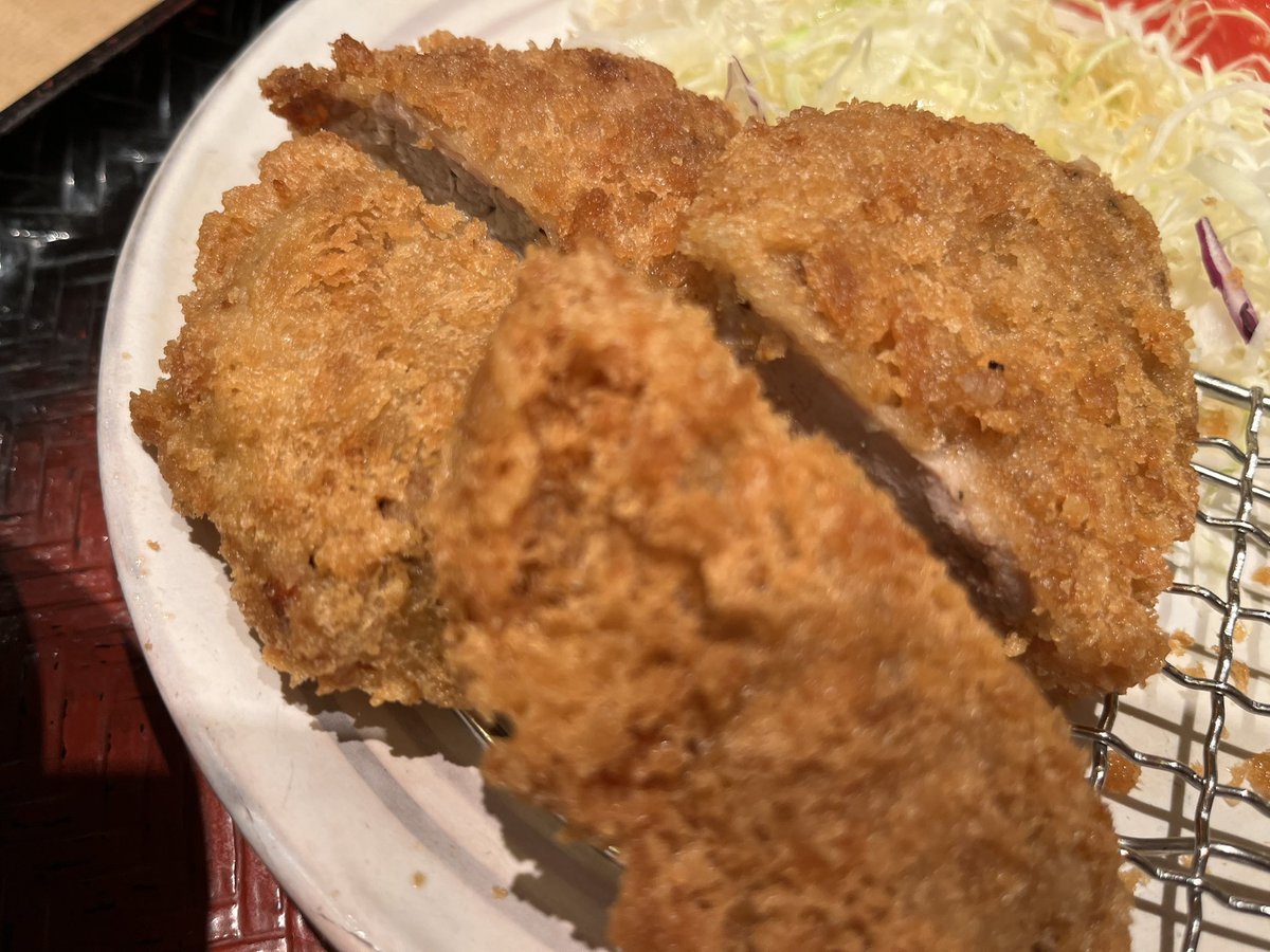 naru_uehara's tweet photo. ���ジネスマナーレッスンお疲れさまでした。これまでなんとなくでしかやってこなかったことを学べて良かったです。6期生の皆様も素敵な方々でした。これからよろしくお願いします。
空腹を我慢できなくて大戸屋で食べてきました。食べ始めてから撮りました。事務所の近くでは八重桜が咲いてました。 https://t.co/nE8BELN9NQ