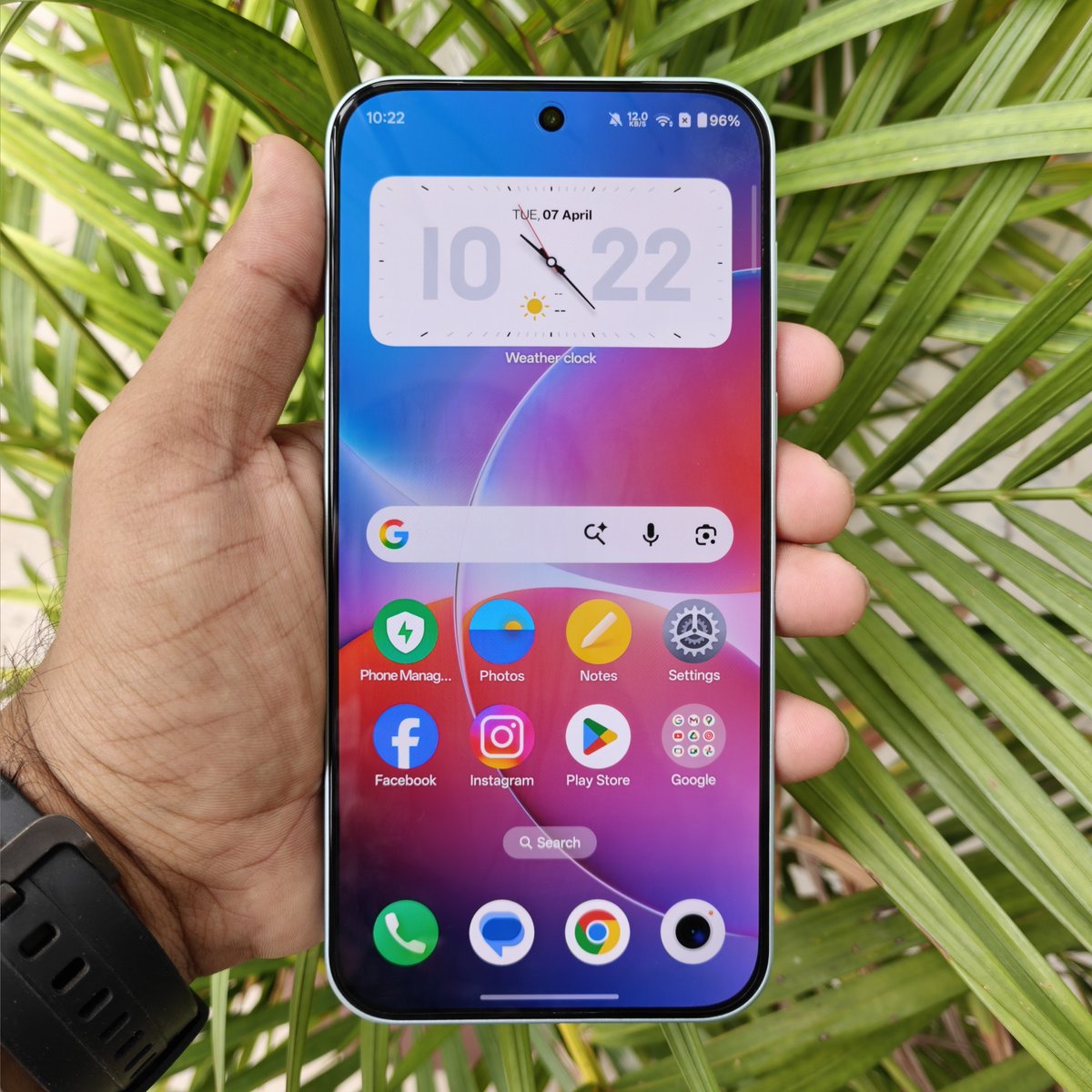 yabhishekhd's tweet image. I have been using the OnePlus Nord 6 for the last 7 days, and here is my overview of the same:

OnePlus Nord 6 Price - ₹38,999 for 12 GB + 256 GB

Design and Build:
The Nord 6 design is clean and subtle, with a squarish camera deco on the rear side, and its design and form