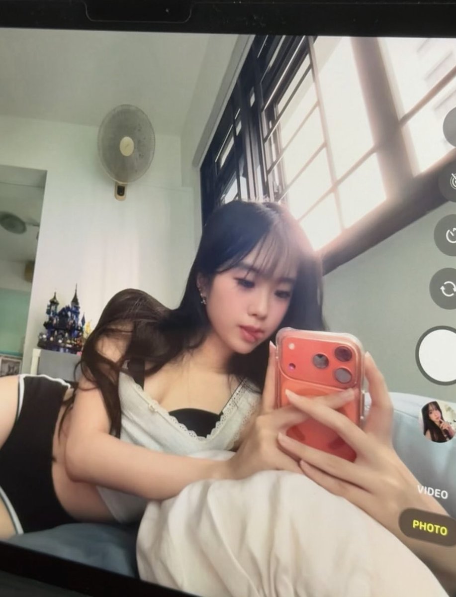 sg midriffs tweet media