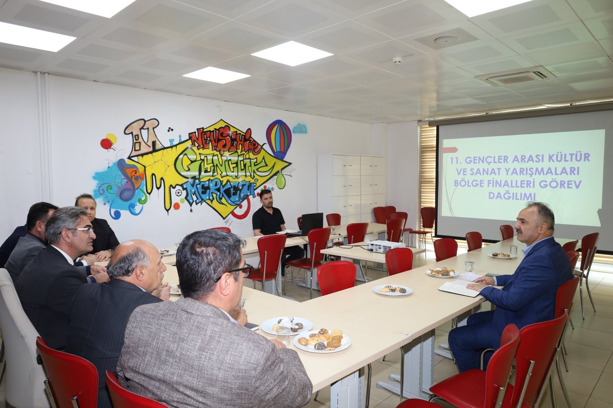 İlimiz ev sahipliğinde 27 - 30 Nisan 2026 tarihleri arasında düzenlenecek olan Kültür ve sanat yarışmaları İç Anadolu Bölge Finalleri öncesinde hazırlık toplantımızı gerçekleştirdik.

Gençlerimizi en iyi şekilde ağırlayarak başarılı bir  organizasyona ev sahipliği yapacağız.