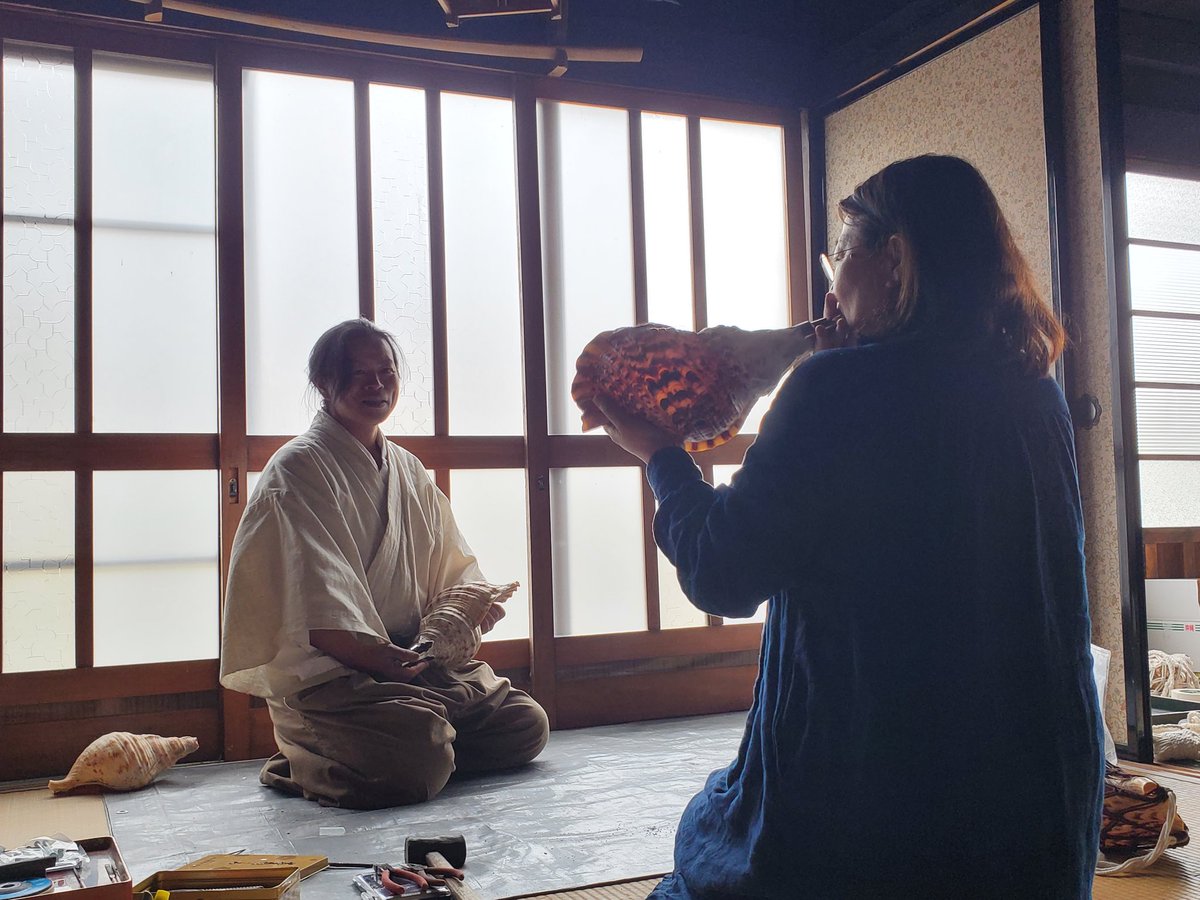 miyoshinsai's tweet image. 法螺貝製作。
六月に甲斐駒ヶ岳の駒嶽神社で行う法螺貝講習会に先駆け、法螺貝作りを呼び掛けたところ、二名の参加者がありました。参加者の予定が合わなかった為、先週と昨日、二回に渡っての制作作業です。