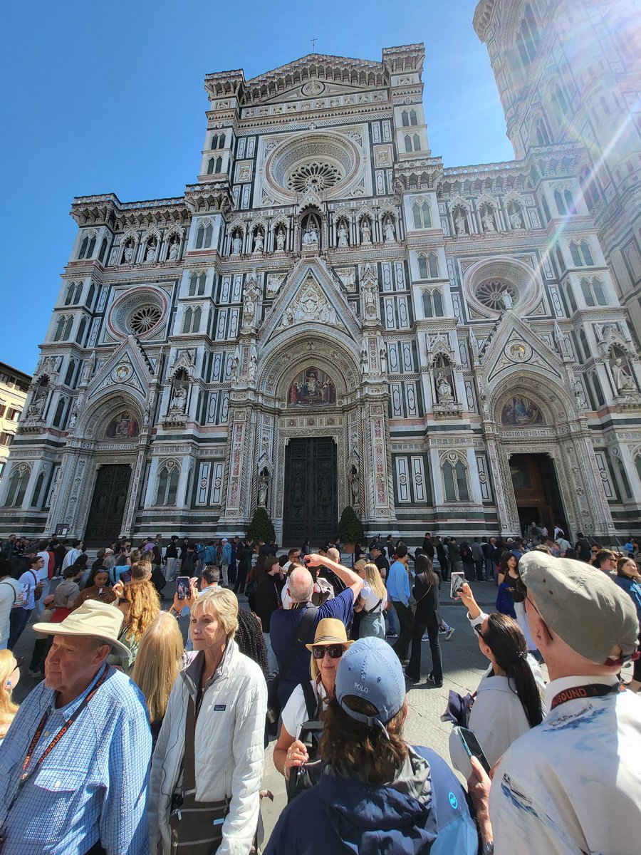 goldbergvariaz's tweet image. #Firenze Che spettacolo!

San Lorenzo
Cattedrale
Battistero
Cupola Cattedrale con Giudizio Universale del Vasari