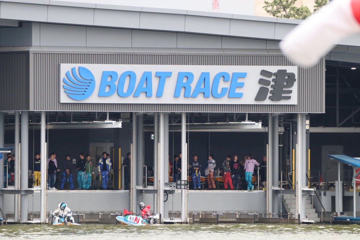 よしの tweet media