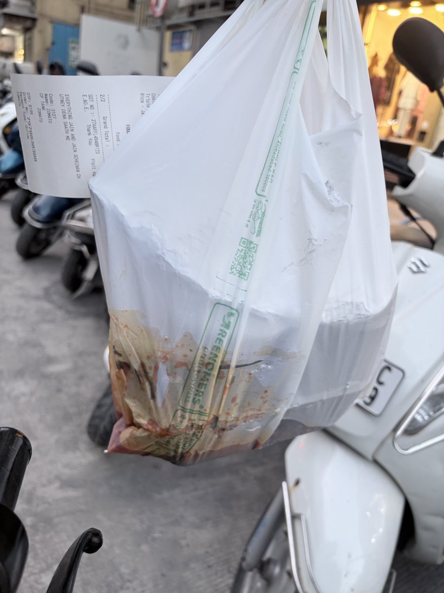 _ashishdoshi_'s tweet photo. @zomato @zomatocare @deepigoyal 
Thank you for the spoilt food &amp; i am happy not to accept but please return me my 1 hr time and my expectations of having food happily but got ruined by your delivery partner or restaurant i dont care. I want 5x of the order value as a compensation https://t.co/N28besYoCE