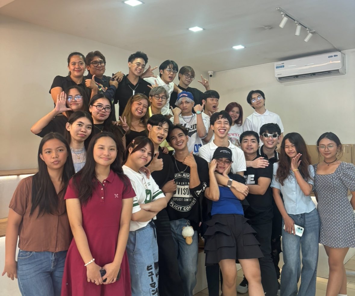 thisisourecho's tweet photo. Before the day ends, happy 4th monthsary @wavesofficialph 🌊

Four months of standing with ECHO from the start— through every post, every stream, every moment. Thank you for choosing us and growing with us every step of the way.

We love each one of you, see you again soon!  💙 https://t.co/W3dnUEfqW3