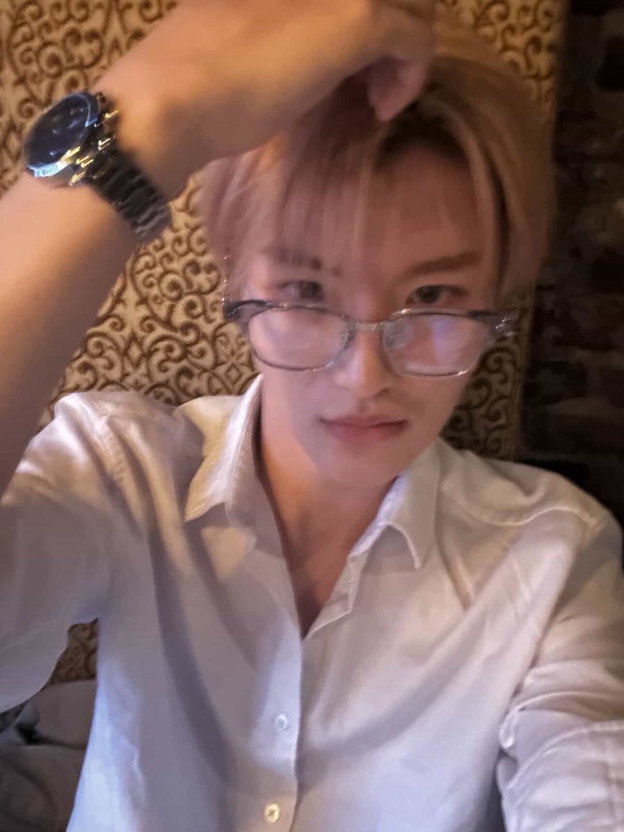 29_yangyang's tweet photo. メガネひとつでこんなに雰囲気が変わるなんてわたし知らないよ https://t.co/RLF4nLjC7r
