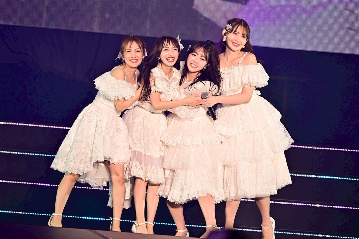 mionnn_48's tweet photo. ノースリーおん😭😭😭
横浜BLITZのスタンディングでもみくちゃになりながらペディキュアday発売記念イベントを見ていた私が、14年後に代々木体育館のステージで一緒に歌わせて頂ける日が来るなんて…
私の"もうひとつの夢"を叶えてくださって本当にありがとうございました❤️
#向井地美音卒業コンサート https://t.co/KtTPfcxPdE