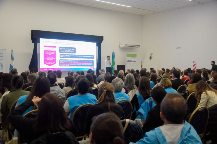 AgenciaComBA's tweet photo. 💡Nicolás Kreplak encabezó el último pre congreso de salud de cara al Congreso Provincial
https://t.co/xSwv6JyKzs
@SaludBAP #LaMatanza #NicolasKreplak #Ituzaingó #SanMartín #GeneralPinto #ComBA #salud #SantaClara #BahíaBlanca #MarChiquita #LomasdeZamora @BAProvincia @nkreplak https://t.co/3xBeOf82vd