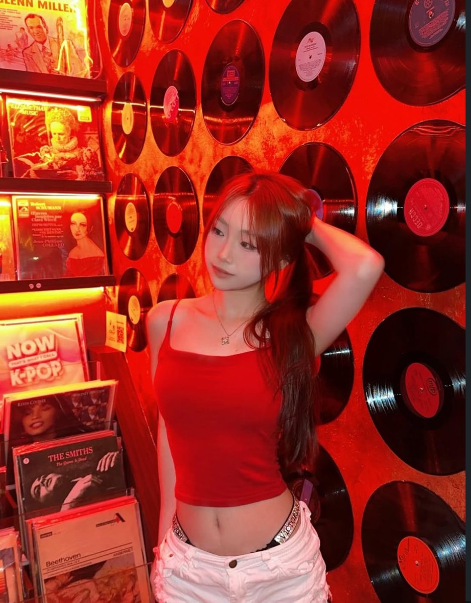 sg midriffs tweet media