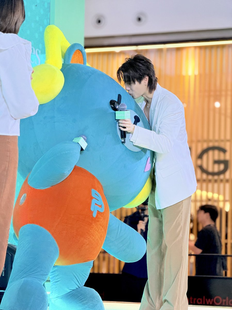 Chew ☾ tweet media