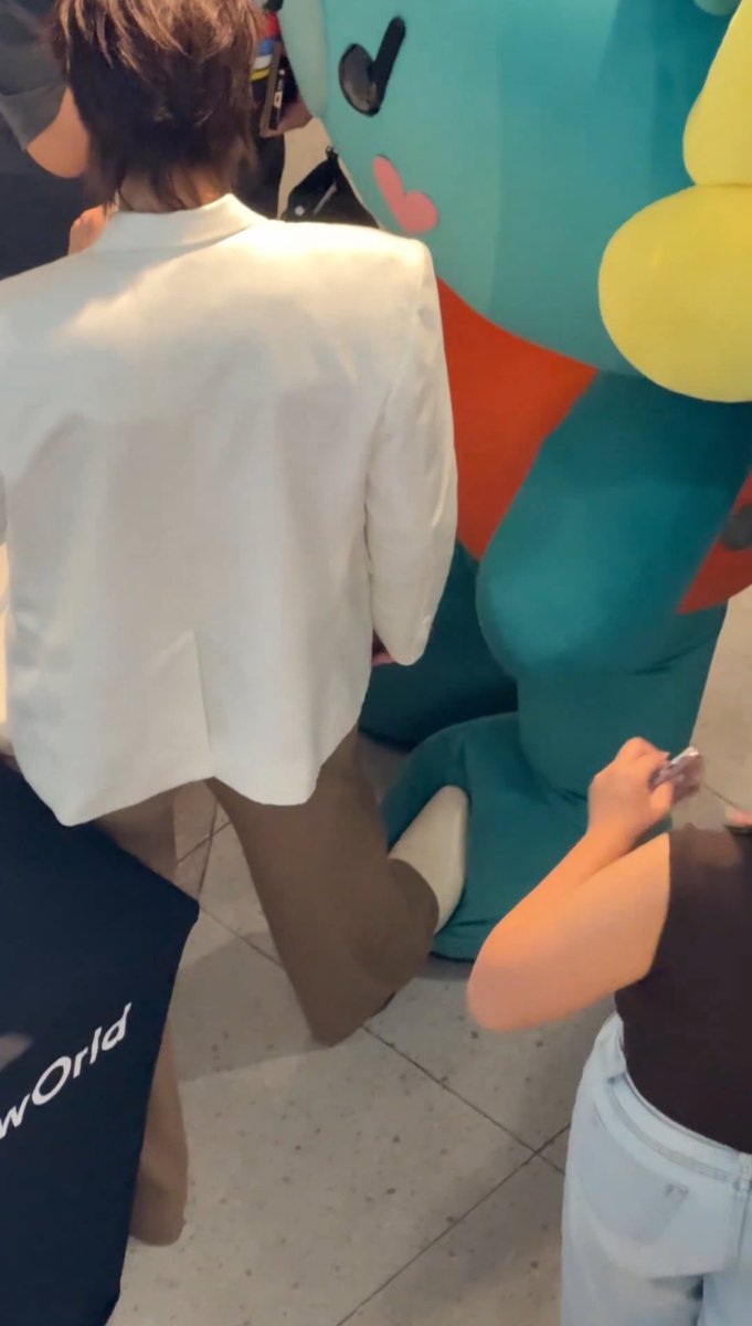 Chew ☾ tweet media