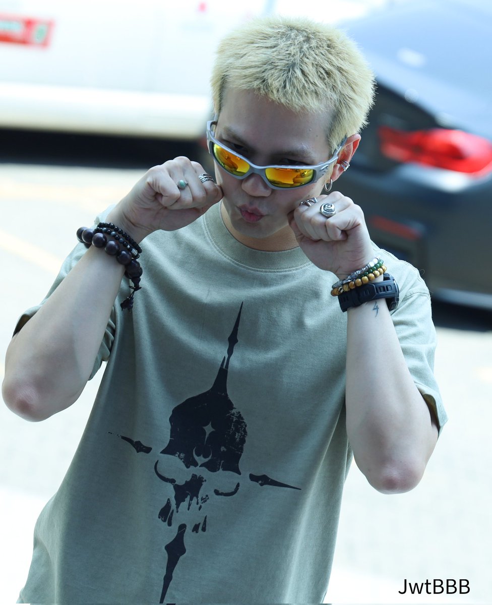 JwtB(uild)B(utter)B(ear) 🌟⭐️ 😍 tweet media