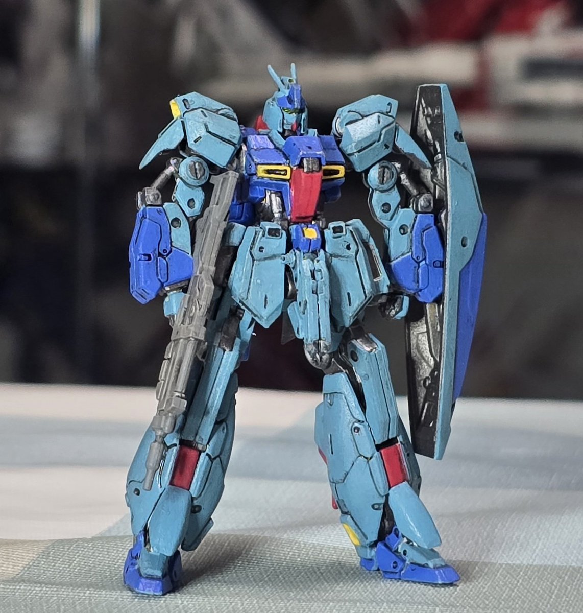 clark_loran's tweet photo. 最後はモビルスーツ形態のリガズィです。昔中学生ごろ小遣いを貯めて、MIAのリガズィを買った記憶があります。当時モビルスーツ形態のリガズィのカッコ良さが目を引かれました。

#アーティファクト https://t.co/B9T8Yk3K3E
