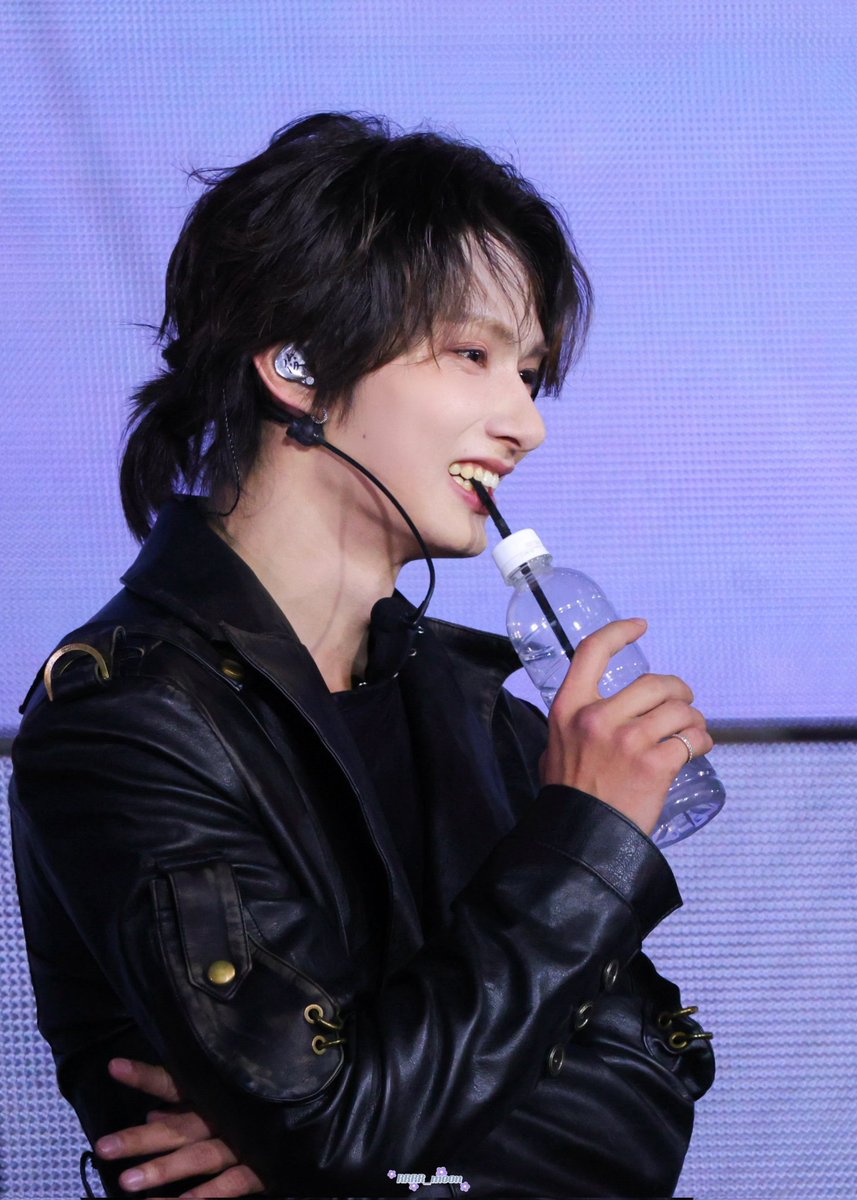 원플원 tweet media