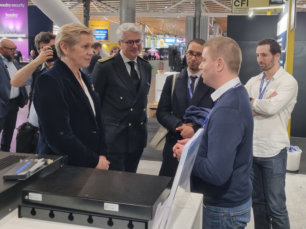 balyeli_fatih's tweet photo. 🤝 @ALehenanff, French Minister Delegate for #AI and #Digital Affairs, visited the #Exaion booth at @INCYBER_Europe 🛡️An opportunity to discuss #security, #data protection, #infrastructure control and digital #sovereignty for sensitive environments 🇫🇷 https://t.co/NuHgMWnEHM