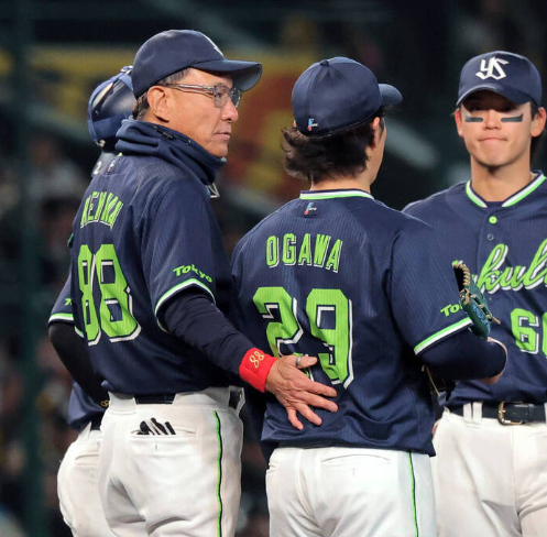 ヤクルポン tweet media