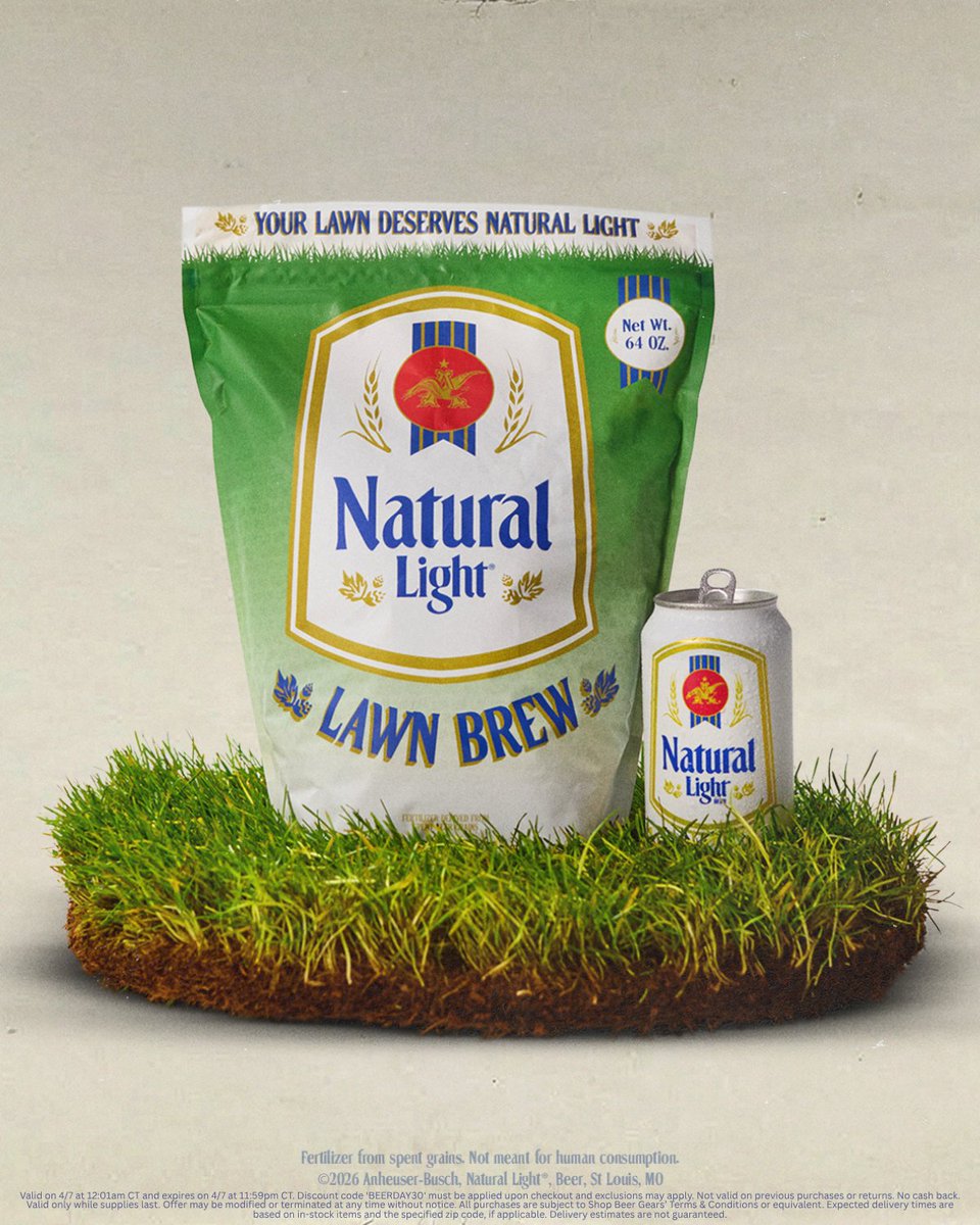naturallight's tweet image. This #NationalBeerDay your lawn deserves Natural Light 🍻 Use the code "BEERDAY30" for 30% OFF at checkout: shopbeergear.com/products/natur…