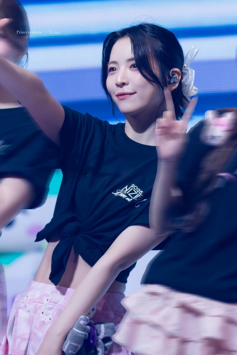 Princess dress tweet media