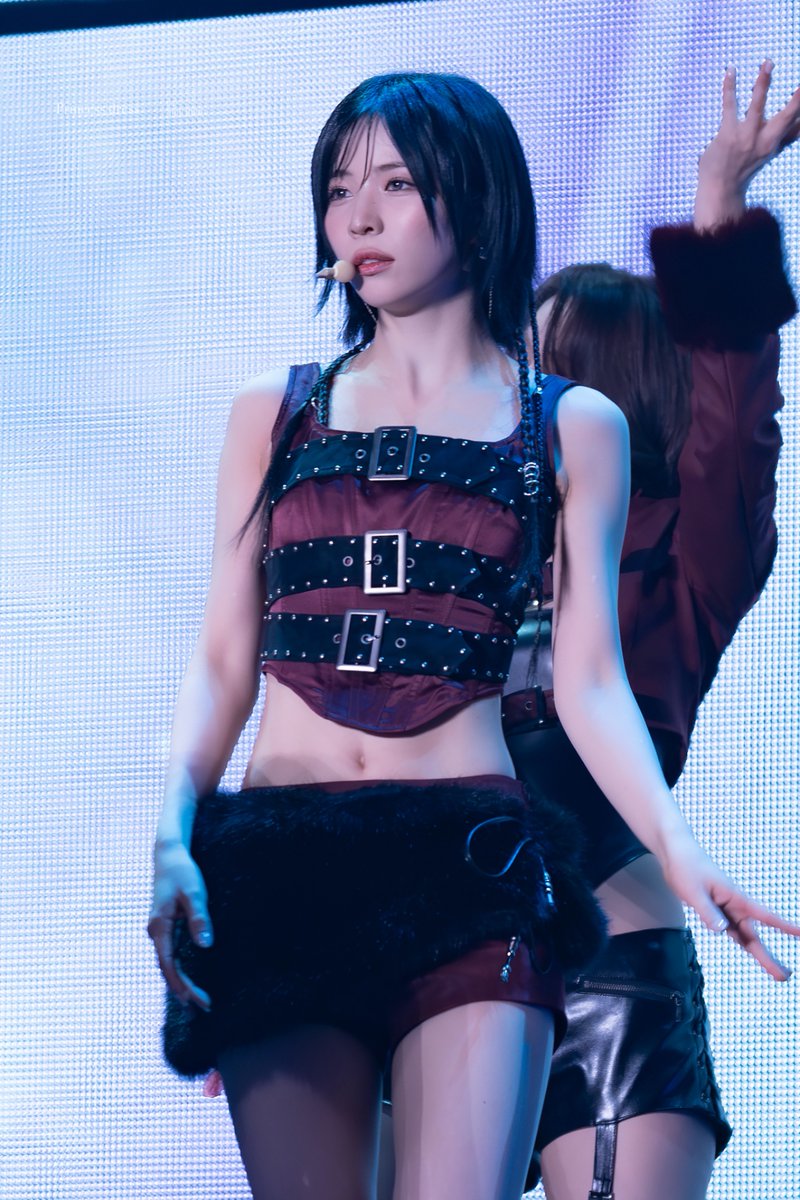 Princess dress tweet media