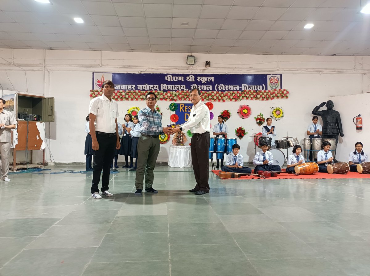 AlwarJnv's tweet photo. Annual Result Distribution conducted in JNV KHAIRTHAL ALWAR RAJASTHAN for the Academic Session 2025–26.
#NVSHQ #NVS
#JNV #AnnualResult #AcademicExcellence https://t.co/oRnCxsXldS