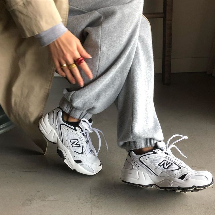 captain_snkrs's tweet image. Esta es una de las mejores opciones de zapatillas para el día a día por menos de 85€ 🚨

Un par duradero, combinable, barato y cómodo dentro de las líneas de sneakers con un ticket bajo-medio

Hablo de las New Balance 608 V5, una zapatilla que NB han relanzado en base a la