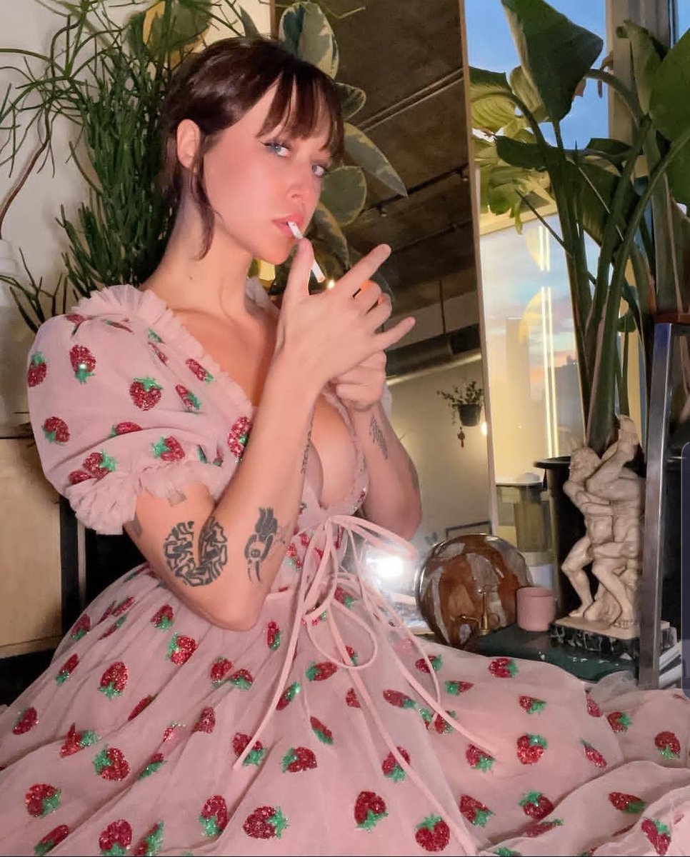 Sabrinanichole tweet media