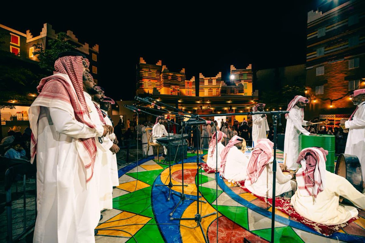 عـيشها tweet media