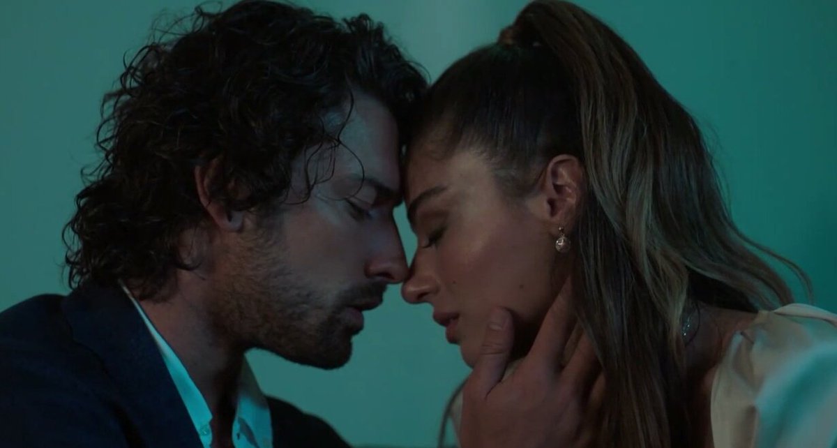 "Non temere, non sei sola, io sarò sempre al tuo fianco, supereremo questa tempesta insieme."
"Io non ho paura quando sei accanto a me, chiudo gli occhi, li riapro e tu sei la mia unica certezza."

#BeMySunshine