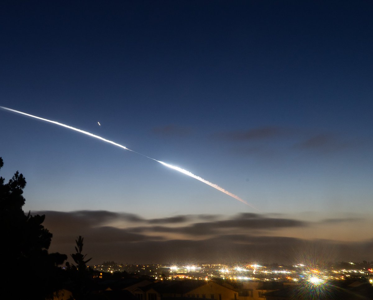 JohnRMelson's tweet photo. SpaceX launch from Vandenberg viewed from north San Diego county (San Marcos). Jellyfish effect. https://t.co/LE6AptfNFb