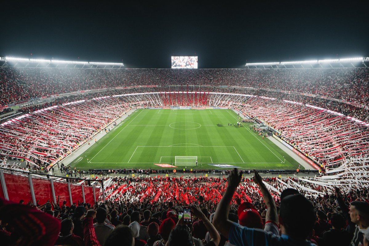 𝙈𝘼𝙓𝙄 tweet media