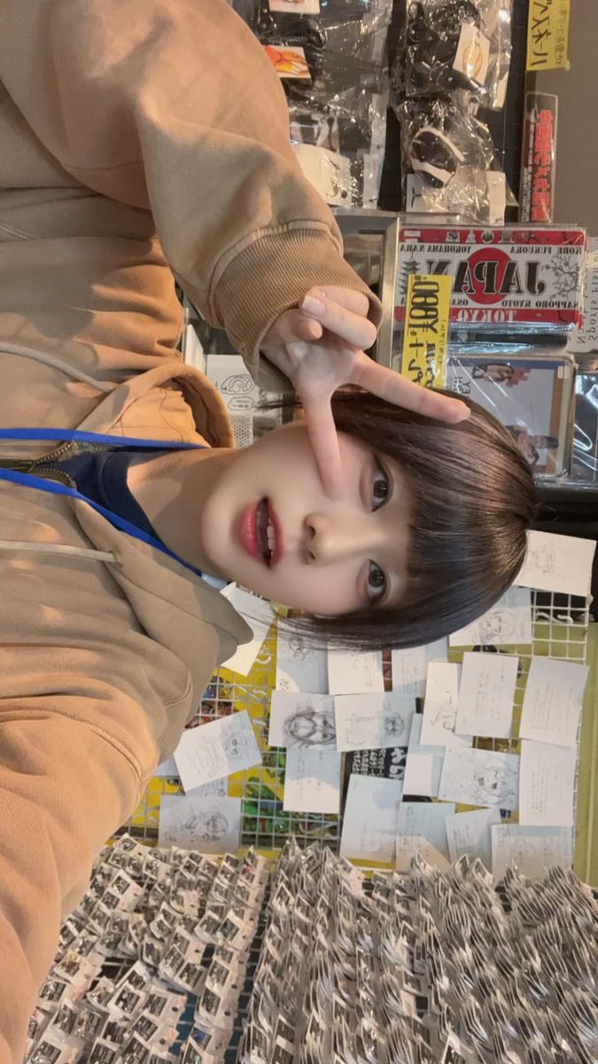 peach1011s's tweet photo. ピーチスタッフのレイアは昨日ピーチを退職しました
ティックトックやインスタでフォローしてくれてた皆様ありがとうございました。　
商品券やプレゼントをくれた方々に心から御礼申し上げます
レイアー　おつかれさま
またあそびにきてなー https://t.co/iOW62I1XhF