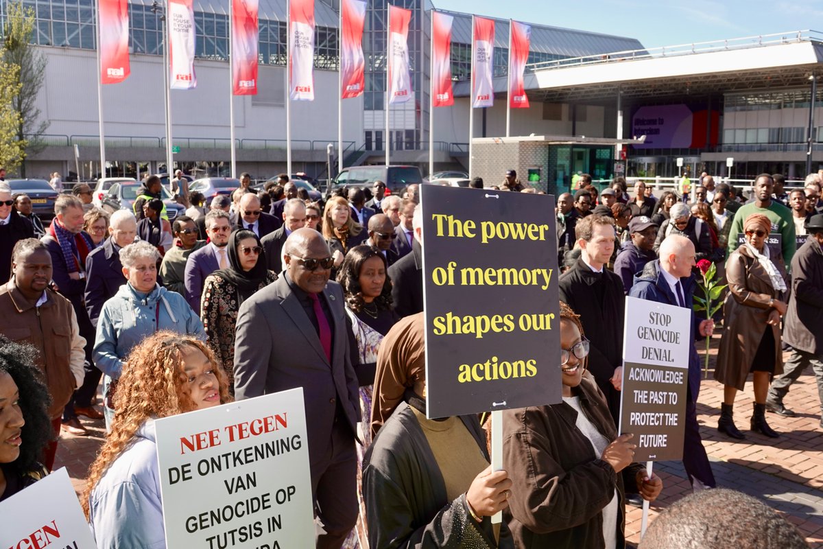 Rwanda_TheHague's tweet image. The Embassy of Rwanda in #TheHague, together with @ibukanederlands, organised a @WalktoRemember1 for the diplomatic community, the Rwandan Community Abroad in NL &amp;amp; BE + friends of Rwanda as part of #Kwibuka32, which ended at the Kwibuka Memorial in the Beatrixpark in Amsterdam.