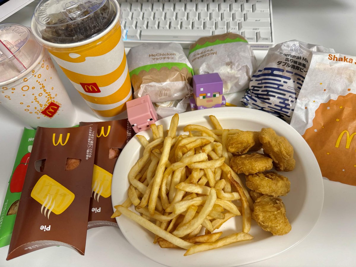 ハチ tweet media