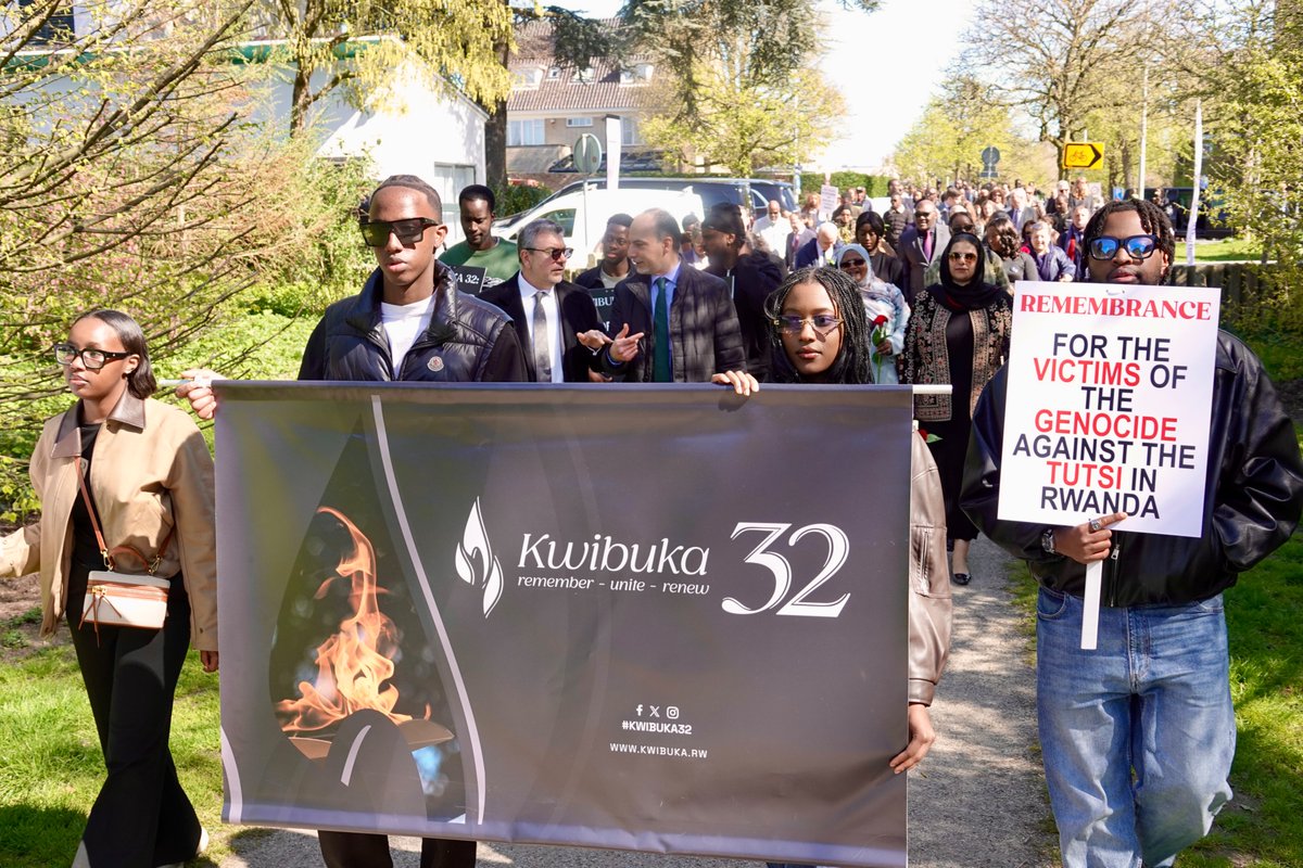 Rwanda_TheHague's tweet image. The Embassy of Rwanda in #TheHague, together with @ibukanederlands, organised a @WalktoRemember1 for the diplomatic community, the Rwandan Community Abroad in NL &amp;amp; BE + friends of Rwanda as part of #Kwibuka32, which ended at the Kwibuka Memorial in the Beatrixpark in Amsterdam.