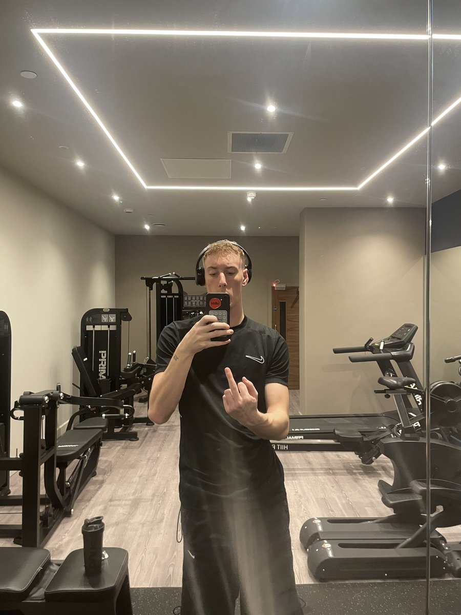 CashAlphaMax's tweet photo. Due to stuff them in your throat pussy #british #findom #feetfetish https://t.co/gSnQC15Rrl