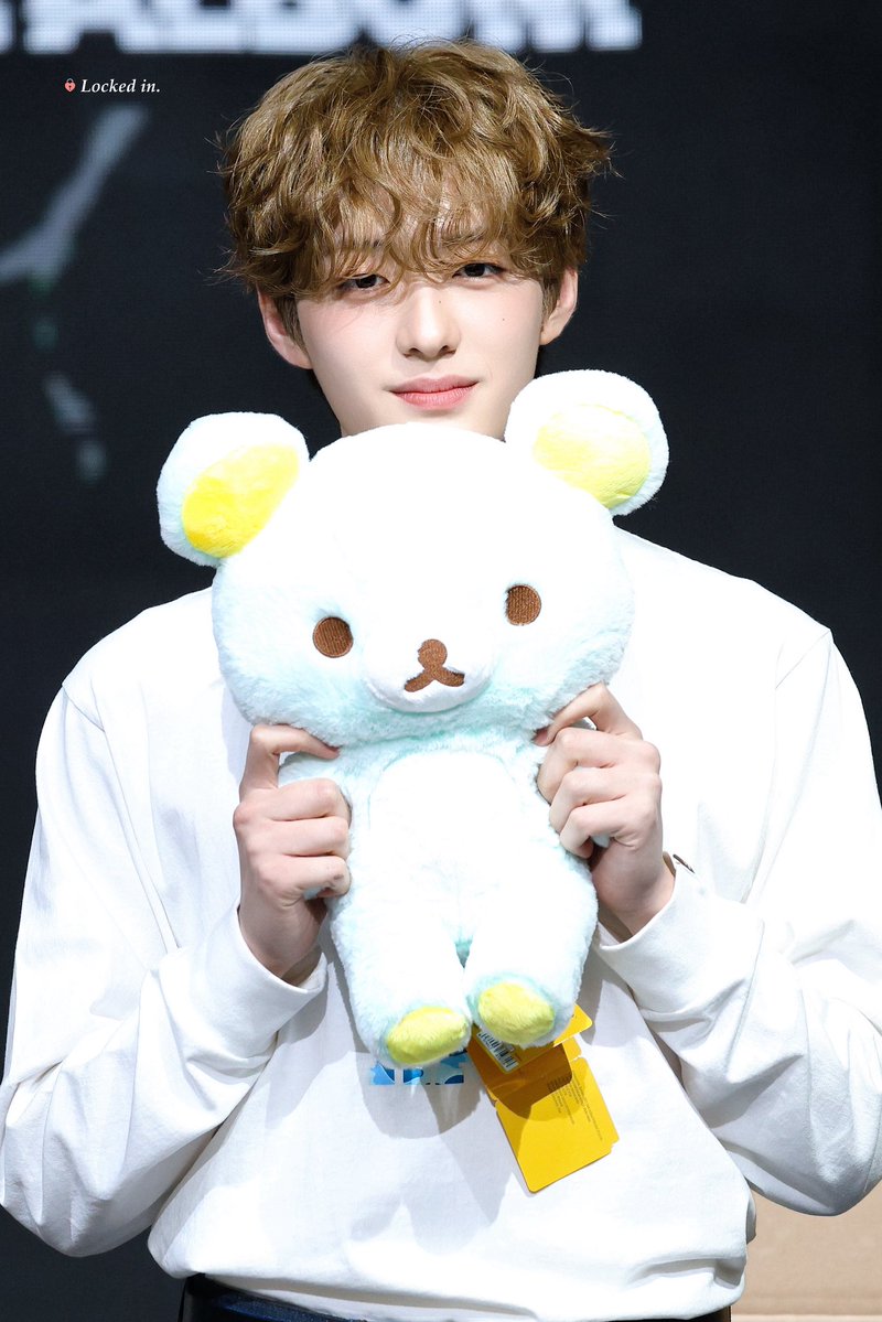 𝑳𝒐𝒄𝒌𝒆𝒅 𝒊𝒏 tweet media