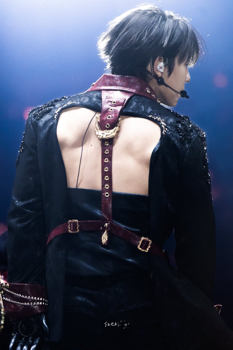 donghae face protector tweet media