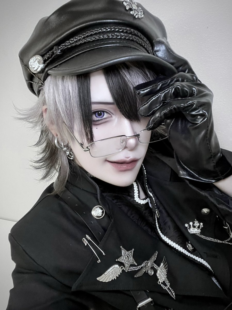 loxorin_'s tweet photo. 自分が身につけてる物は大体自分も癖 https://t.co/n4vcDlhiZi
