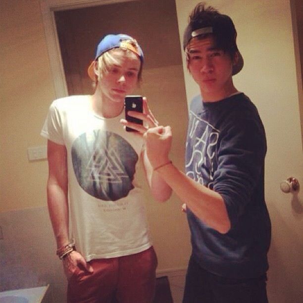 tacobellalcx's tweet image. 5sos asia tour announcement when #day7