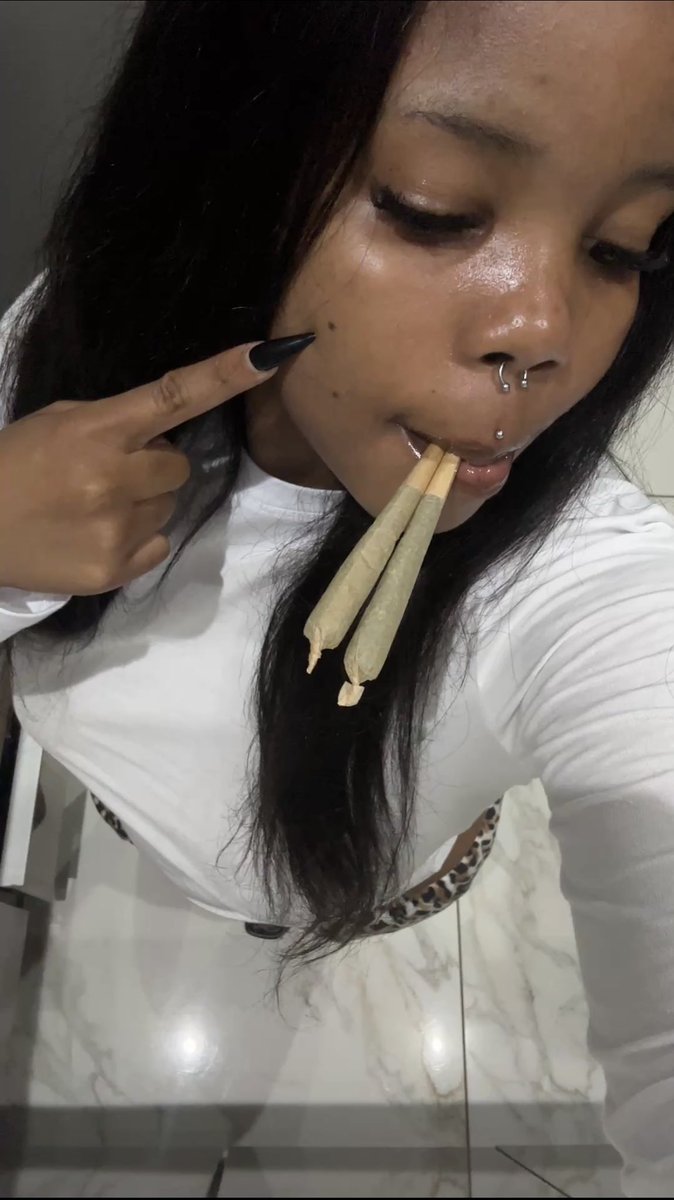 ghettosnob888 tweet media