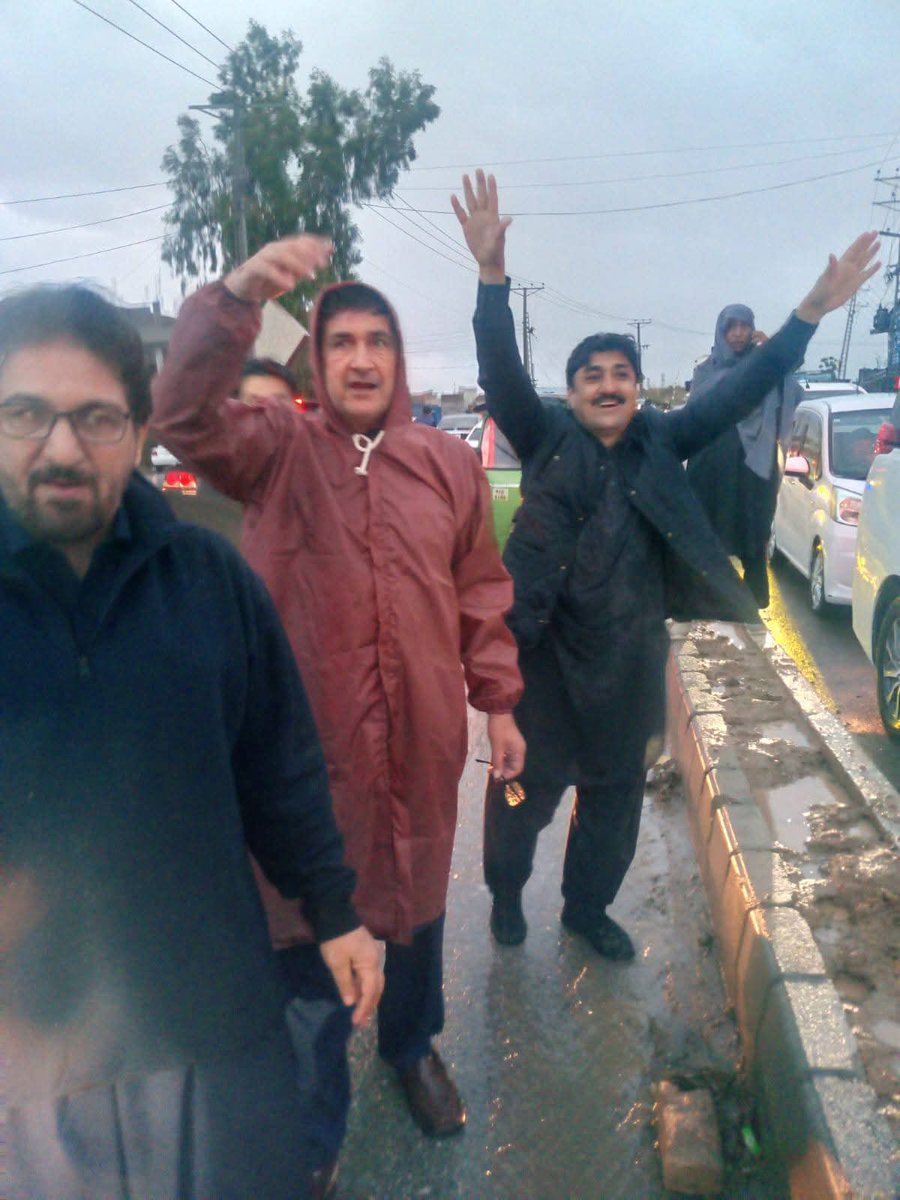 ShakeelAhmedMPA's tweet photo. جیسے بھی حالات رہیں گے 
خان تیرے ساتھ رہیں گے https://t.co/4fs5RFS1Pq